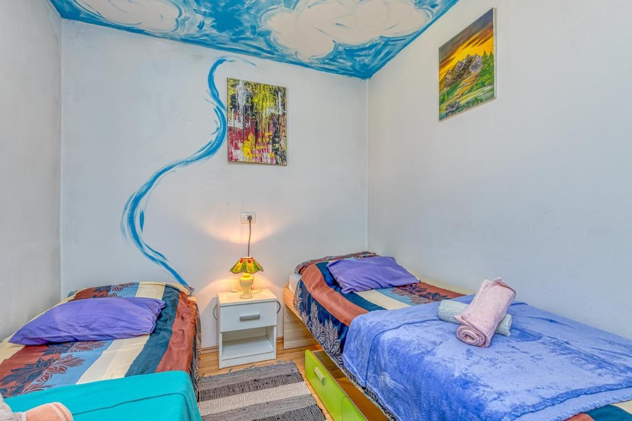 Holiday House Mir Kanfanar Dış mekan fotoğraf