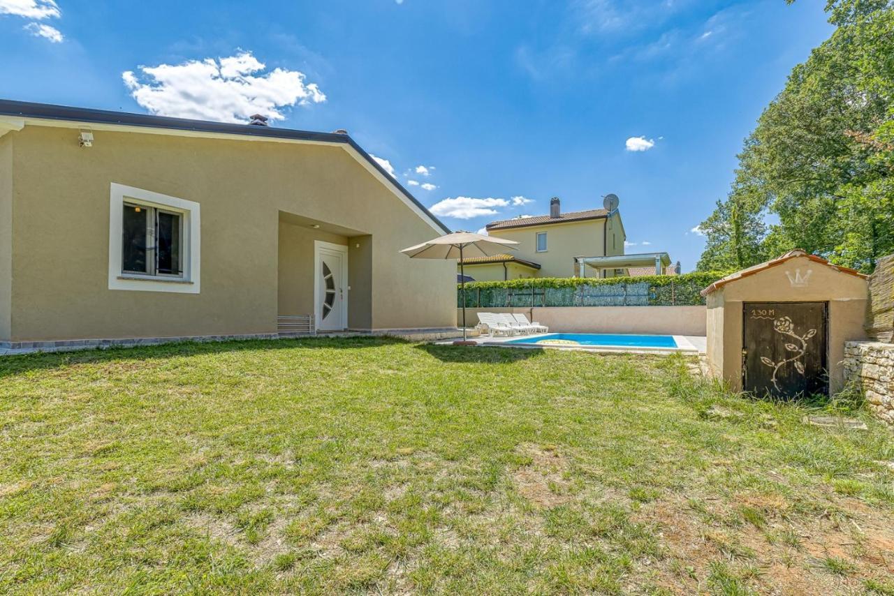 Holiday House Mir Kanfanar Dış mekan fotoğraf